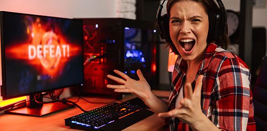 צוות משחק ההקלדה שלנו עם מיומנויות הקלדה מצוינות